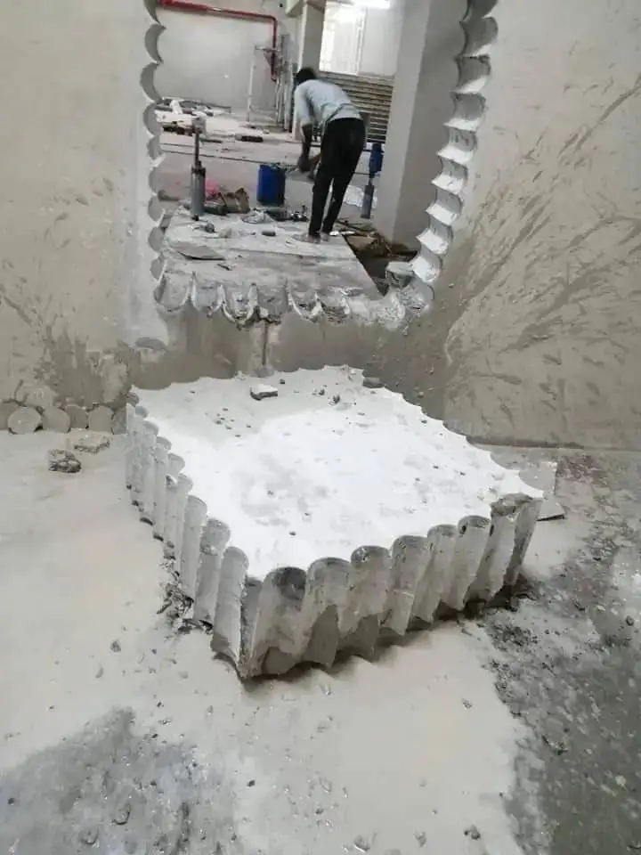 فتحة كور منفذة في موقع سكني
